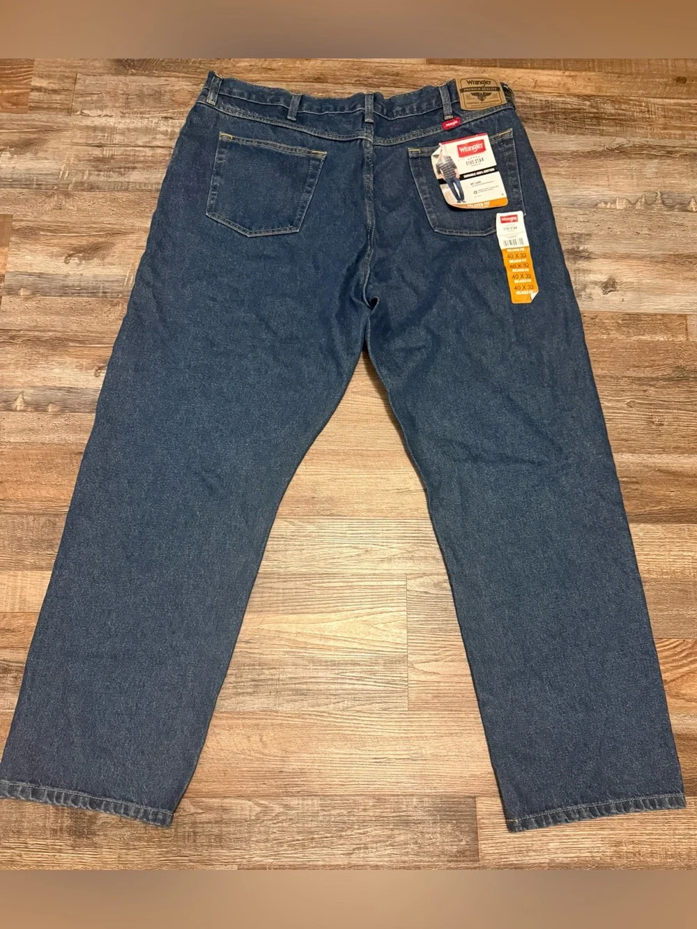 Wrangler Men's Dark Blue Relaxed Fit Size 40 x 32 NWT